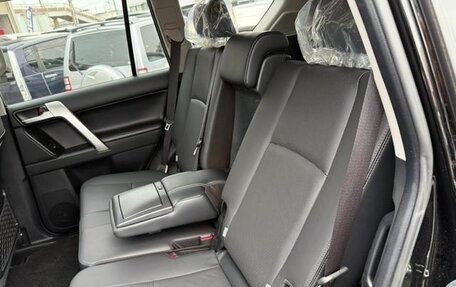 Toyota Land Cruiser Prado 150 рестайлинг 2, 2023 год, 4 895 000 рублей, 15 фотография