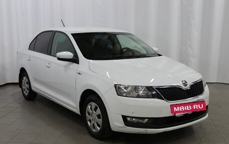 Skoda Rapid I, 2018 год, 869 000 рублей, 3 фотография