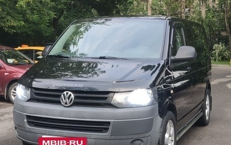 Volkswagen Caravelle T5, 2012 год, 1 980 000 рублей, 2 фотография