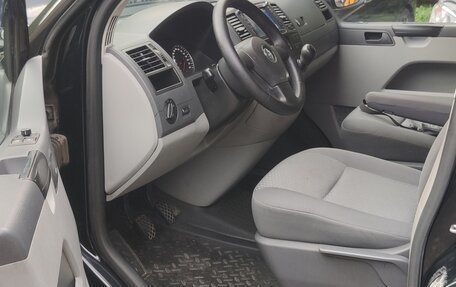 Volkswagen Caravelle T5, 2012 год, 1 980 000 рублей, 7 фотография