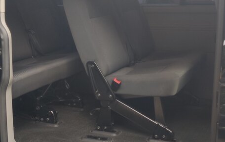 Volkswagen Caravelle T5, 2012 год, 1 980 000 рублей, 9 фотография