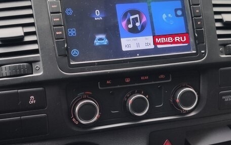 Volkswagen Caravelle T5, 2012 год, 1 980 000 рублей, 13 фотография