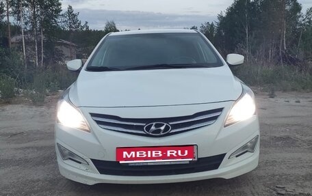 Hyundai Solaris II рестайлинг, 2015 год, 1 010 000 рублей, 1 фотография