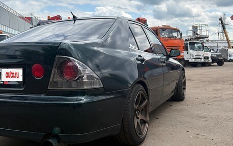 Lexus IS II рестайлинг 2, 2000 год, 1 010 000 рублей, 12 фотография