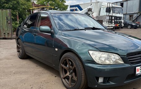 Lexus IS II рестайлинг 2, 2000 год, 1 010 000 рублей, 11 фотография