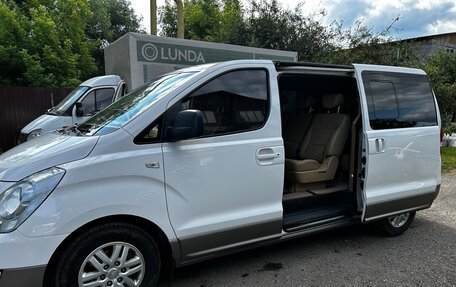 Hyundai H-1 II рестайлинг, 2016 год, 2 600 000 рублей, 13 фотография