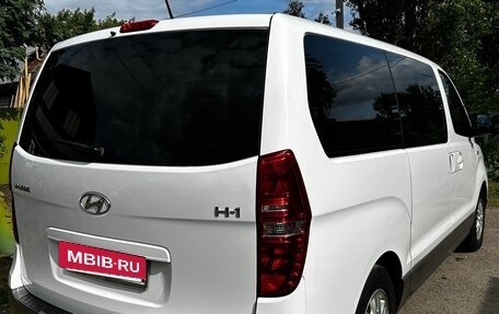 Hyundai H-1 II рестайлинг, 2016 год, 2 600 000 рублей, 5 фотография