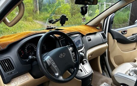 Hyundai H-1 II рестайлинг, 2016 год, 2 600 000 рублей, 15 фотография