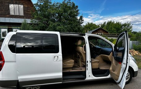 Hyundai H-1 II рестайлинг, 2016 год, 2 600 000 рублей, 19 фотография