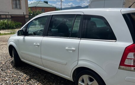 Opel Zafira B, 2011 год, 850 000 рублей, 3 фотография
