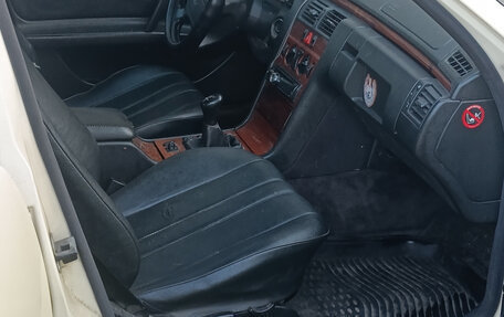 Mercedes-Benz E-Класс, 1998 год, 230 000 рублей, 10 фотография