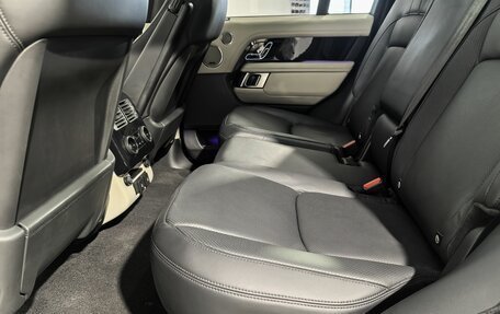 Land Rover Range Rover IV рестайлинг, 2018 год, 6 690 000 рублей, 16 фотография
