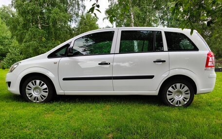 Opel Zafira B, 2011 год, 835 000 рублей, 1 фотография