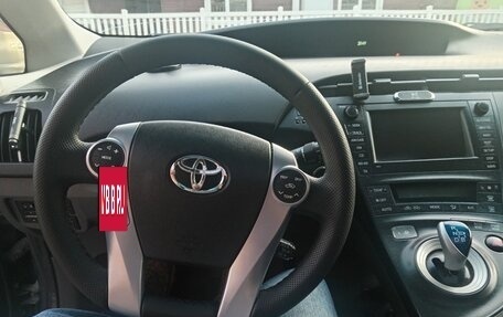 Toyota Prius, 2010 год, 1 320 000 рублей, 5 фотография