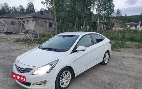Hyundai Solaris II рестайлинг, 2015 год, 1 010 000 рублей, 2 фотография