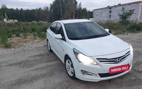 Hyundai Solaris II рестайлинг, 2015 год, 1 010 000 рублей, 3 фотография
