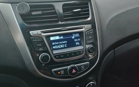 Hyundai Solaris II рестайлинг, 2015 год, 1 010 000 рублей, 8 фотография