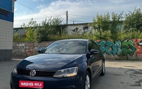Volkswagen Jetta VI, 2011 год, 1 150 000 рублей, 2 фотография