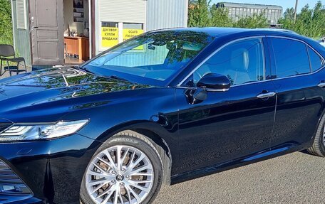 Toyota Camry, 2020 год, 3 490 000 рублей, 1 фотография