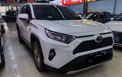 Toyota RAV4, 2021 год, 2 700 000 рублей, 1 фотография