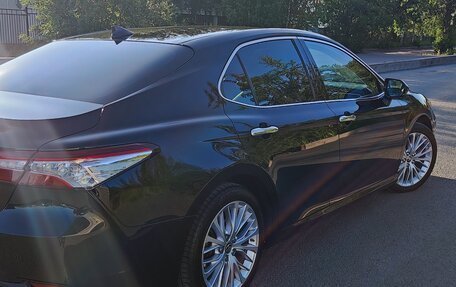 Toyota Camry, 2020 год, 3 490 000 рублей, 4 фотография