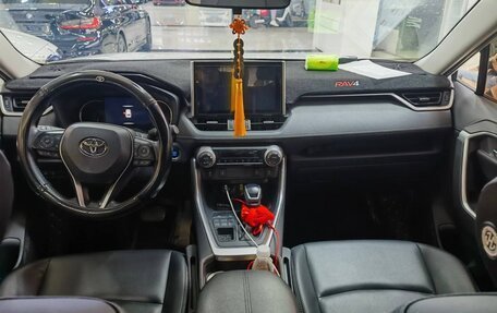 Toyota RAV4, 2021 год, 2 700 000 рублей, 8 фотография