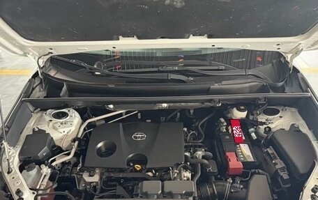 Toyota RAV4, 2021 год, 2 700 000 рублей, 12 фотография