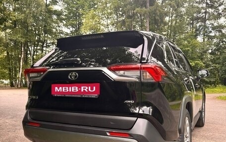 Toyota RAV4, 2021 год, 3 300 000 рублей, 5 фотография