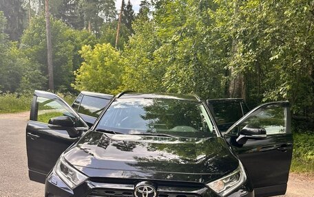 Toyota RAV4, 2021 год, 3 300 000 рублей, 16 фотография
