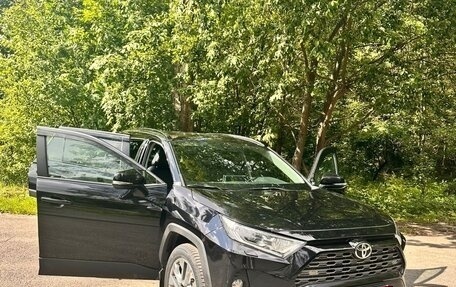 Toyota RAV4, 2021 год, 3 300 000 рублей, 12 фотография