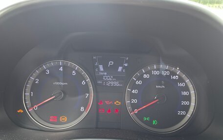Hyundai Solaris II рестайлинг, 2013 год, 1 000 000 рублей, 19 фотография