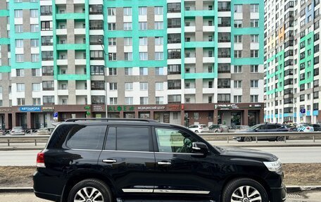 Toyota Land Cruiser 200, 2018 год, 6 700 000 рублей, 2 фотография