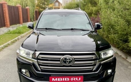 Toyota Land Cruiser 200, 2018 год, 6 700 000 рублей, 5 фотография