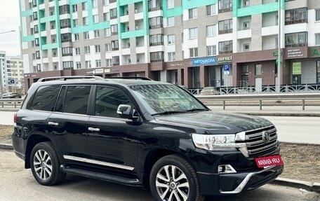 Toyota Land Cruiser 200, 2018 год, 6 700 000 рублей, 3 фотография