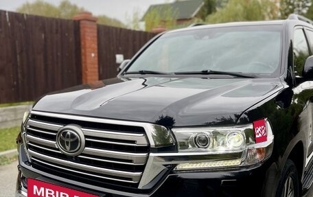 Toyota Land Cruiser 200, 2018 год, 6 700 000 рублей, 8 фотография