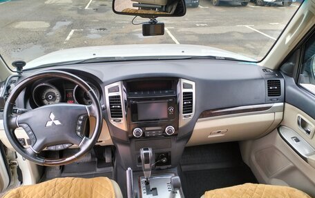 Mitsubishi Pajero IV, 2017 год, 3 200 000 рублей, 13 фотография
