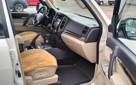 Mitsubishi Pajero IV, 2017 год, 3 200 000 рублей, 31 фотография