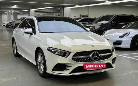 Mercedes-Benz A-Класс, 2021 год, 1 850 000 рублей, 3 фотография