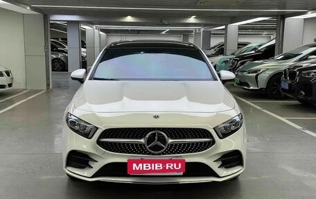 Mercedes-Benz A-Класс, 2021 год, 1 850 000 рублей, 2 фотография