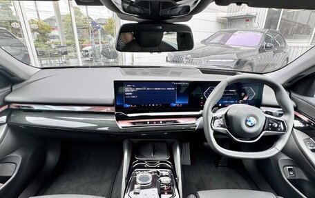 BMW 5 серия, 2024 год, 5 500 000 рублей, 8 фотография