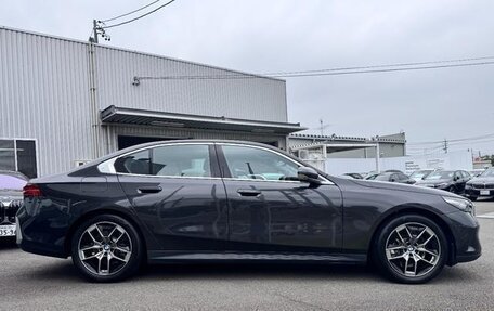 BMW 5 серия, 2024 год, 5 500 000 рублей, 4 фотография