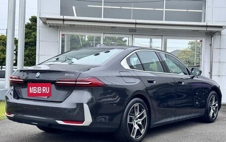 BMW 5 серия, 2024 год, 5 500 000 рублей, 6 фотография