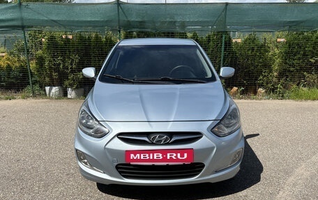 Hyundai Solaris II рестайлинг, 2011 год, 595 000 рублей, 3 фотография