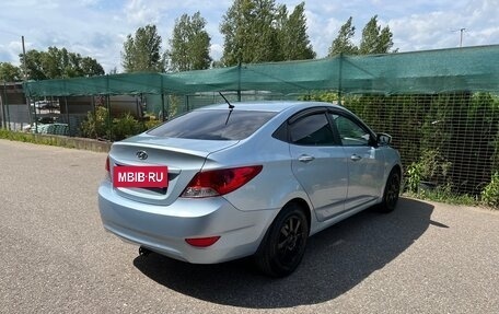 Hyundai Solaris II рестайлинг, 2011 год, 595 000 рублей, 2 фотография