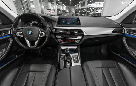 BMW 5 серия, 2019 год, 2 490 000 рублей, 8 фотография