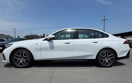 BMW 5 серия, 2024 год, 5 615 000 рублей, 3 фотография