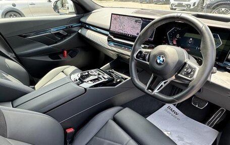 BMW 5 серия, 2024 год, 5 615 000 рублей, 10 фотография