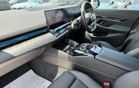 BMW 5 серия, 2024 год, 5 615 000 рублей, 8 фотография