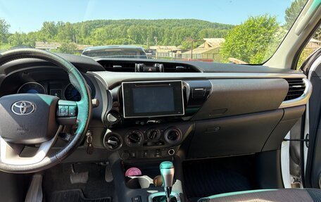 Toyota Hilux VIII, 2016 год, 2 850 000 рублей, 8 фотография