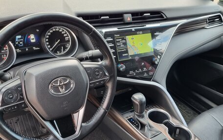 Toyota Camry, 2018 год, 2 349 000 рублей, 7 фотография